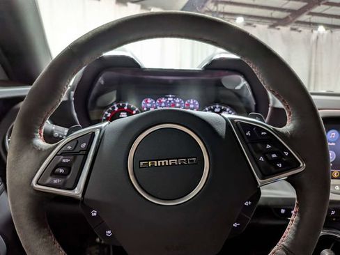 Used 2019 Chevrolet Camaro ZL1 RWD image 19