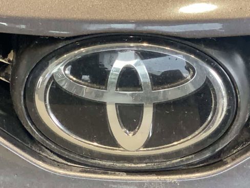 Used 2022 Toyota Camry LE AWD/4WD image 10