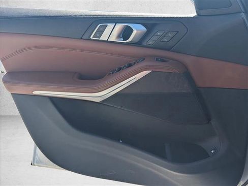 Used 2022 BMW X5 xDrive45e w/ M Sport Package image 13