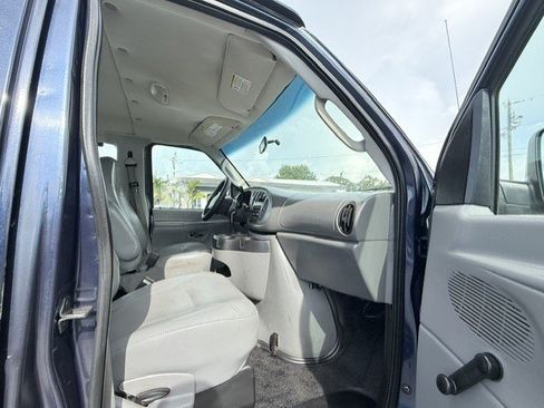 Used 2006 Ford E-350 and Econoline 350 XL RWD image 19
