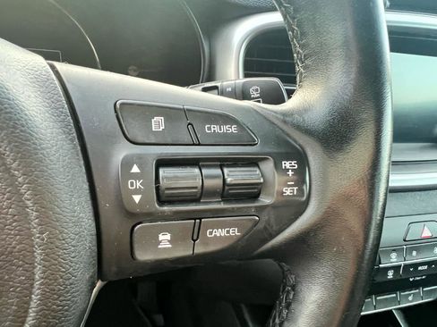 Used 2017 Kia Sorento AWD w/ LX Convenience Package image 9