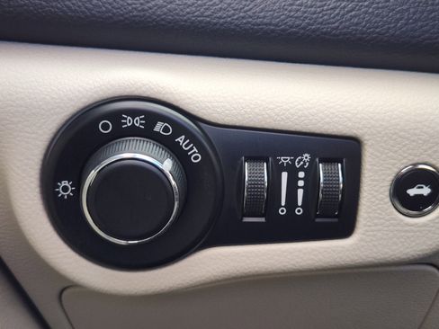 Used 2016 Chrysler 200 LX FWD image 27