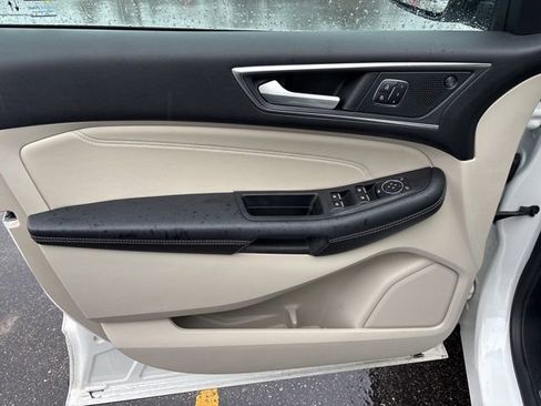 Used 2024 Ford Edge Titanium image 22