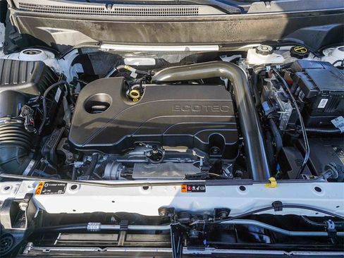 Used 2024 Chevrolet Equinox LT image 25