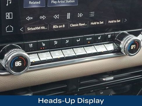 Used 2023 GMC Canyon Denali image 14