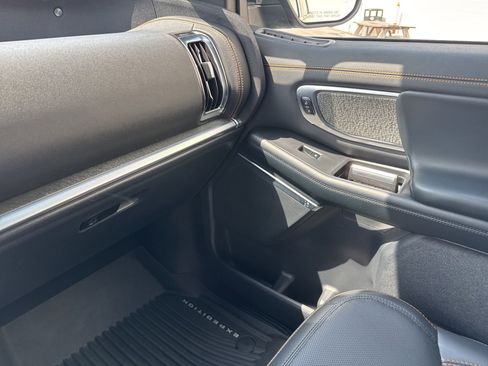 Used 2025 Ford Expedition Tremor AWD/4WD image 37