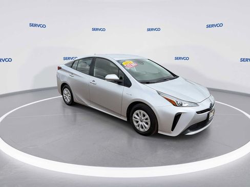 Used 2022 Toyota Prius L Eco FWD image 2