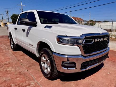 Used 2025 RAM 1500 Big Horn AWD/4WD image 3