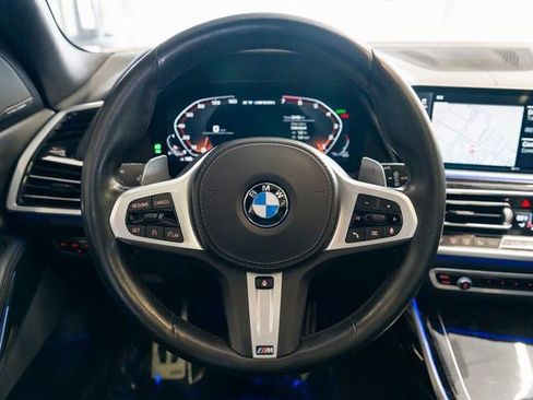 Used 2022 BMW X7 M50i w/ Cold Weather Package image 15