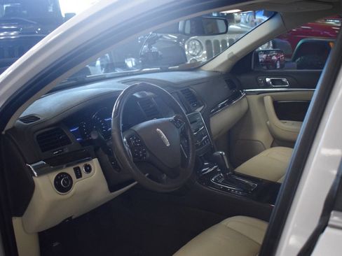 Used 2013 Lincoln MKS AWD image 35