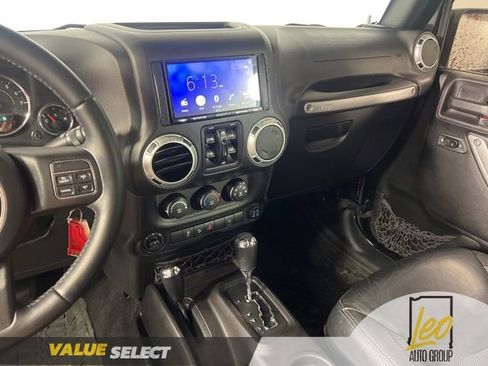 Used 2015 Jeep Wrangler Unlimited Sahara AWD/4WD image 24