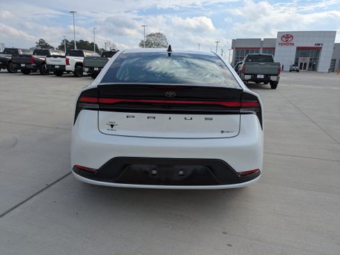 New 2026 Toyota Prius XLE image 5