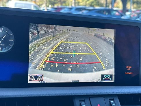 Used 2020 Lexus ES 300h w/ Premium Package image 24