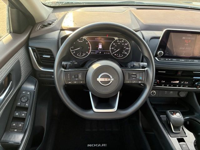 Certified 2022 Nissan Rogue SV FWD image 13
