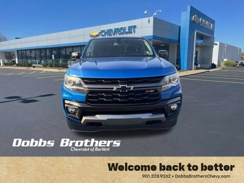 Used 2021 Chevrolet Colorado Z71 AWD/4WD image 2