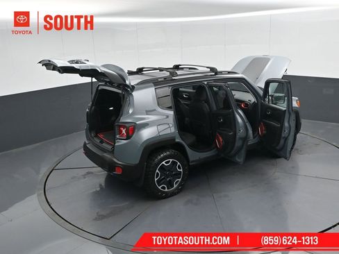 Used 2017 Jeep Renegade Trailhawk w/ Premium Trailhawk Package image 49