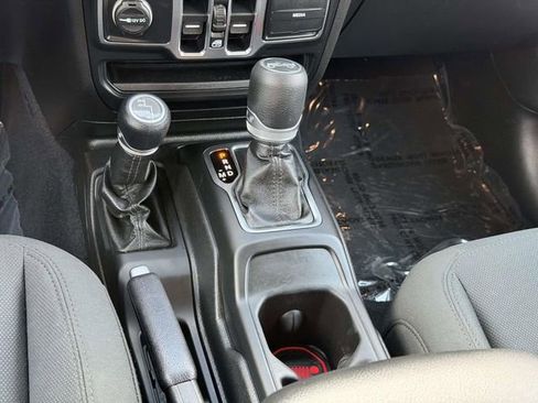 Used 2020 Jeep Wrangler Unlimited Sport S AWD/4WD image 23