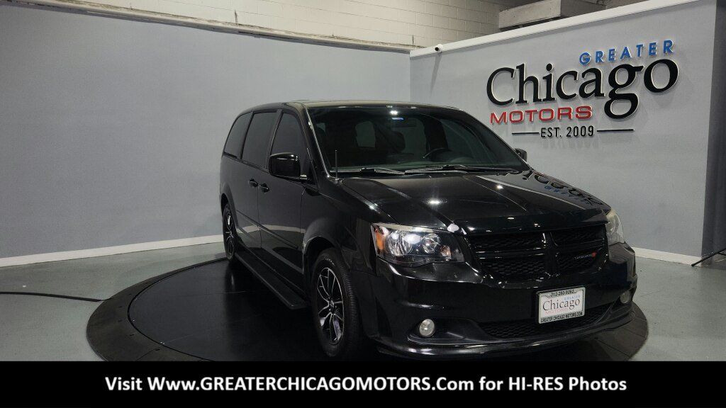Used 2015 Dodge Grand Caravan SXT w/ Blacktop Package FWD image 3