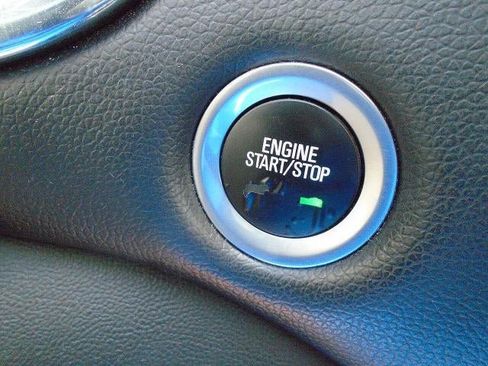 Used 2017 Chevrolet Malibu Premier FWD image 8