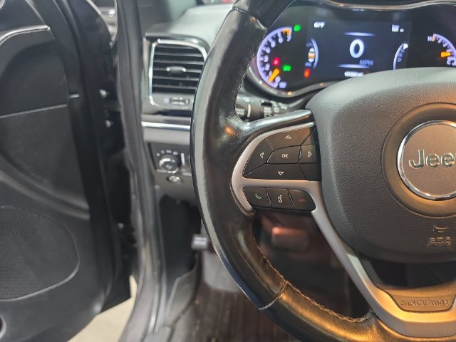 Used 2020 Jeep Grand Cherokee Overland AWD/4WD image 12