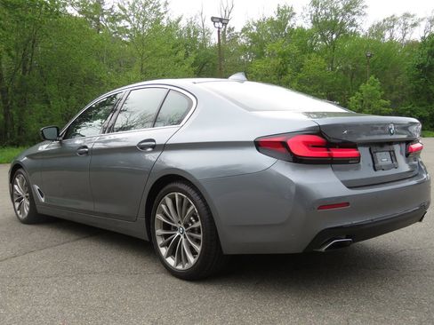 Used 2022 BMW 530i xDrive w/ Convenience Package AWD/4WD image 7