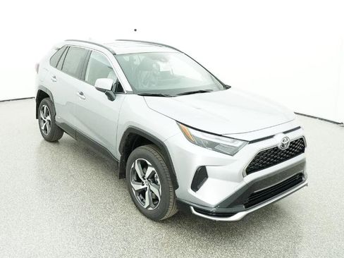 New 2025 Toyota RAV4 SE image 29