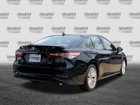 Used 2019 Toyota Camry XLE w/ Navigation Package FWD image 10