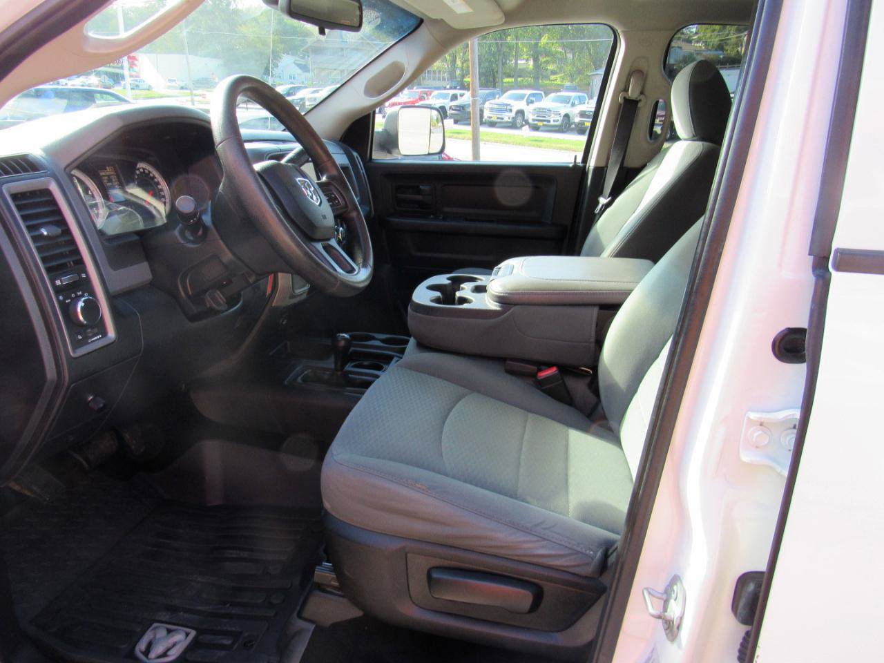 Used 2015 RAM 2500 Tradesman w/ Chrome Appearance Group AWD/4WD image 15
