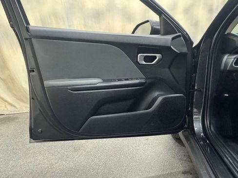 Used 2025 Kia K4 LXS image 12