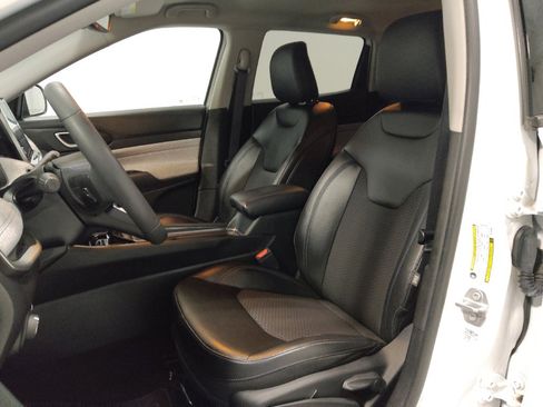 Used 2022 Jeep Compass Latitude FWD image 17