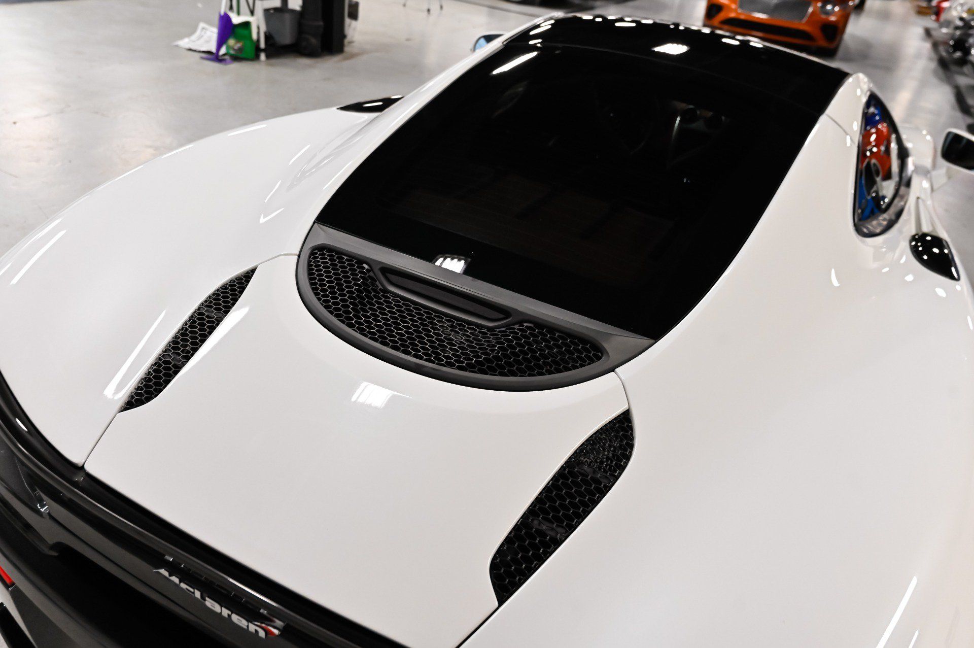 Used 2017 McLaren 570S RWD image 7