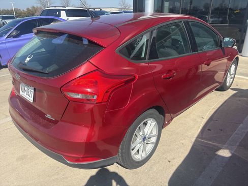 Used 2015 Ford Focus SE image 4