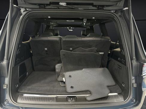 Used 2024 Jeep Grand Wagoneer Series III image 16