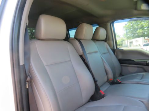Used 2022 Ford F250 XL w/ STX Appearance Package AWD/4WD image 23