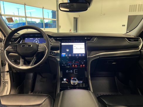 Used 2023 Jeep Grand Cherokee Limited w/ Trailer Tow Prep Group (B) image 31