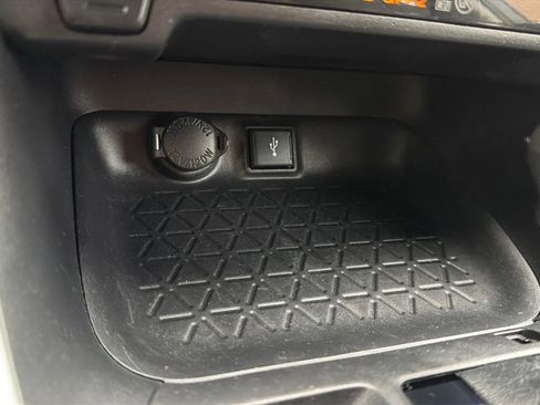 Used 2021 Toyota RAV4 XLE FWD image 19