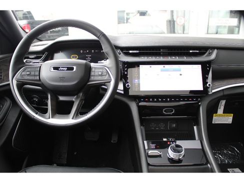 New 2026 Jeep Grand Cherokee Limited Reserve AWD/4WD image 13