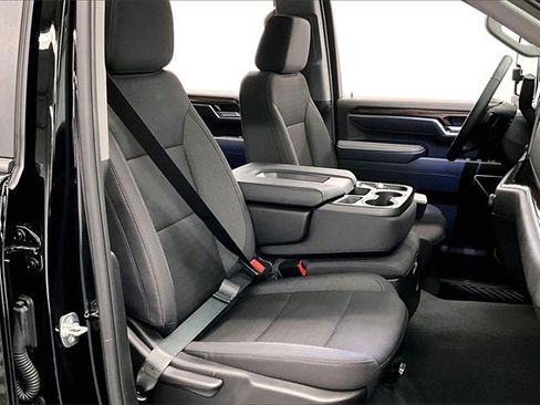 Used 2025 Chevrolet Silverado 2500 LT w/ Trail Boss Package image 7