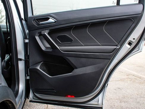 Used 2022 Volkswagen Tiguan SE R-Line image 10