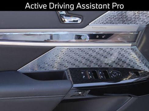 Certified 2025 BMW 760i xDrive image 26