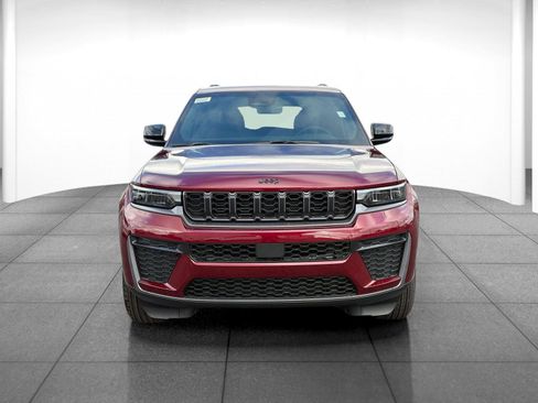 New 2026 Jeep Grand Cherokee 4WD image 2