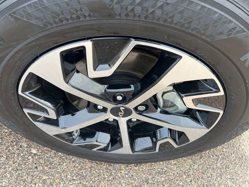 Certified 2024 Kia Sportage EX FWD image 36