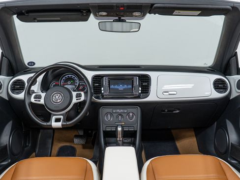 Used 2017 Volkswagen Beetle 1.8T Classic image 15