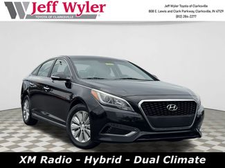 Used 2016 Hyundai Sonata SE image 1