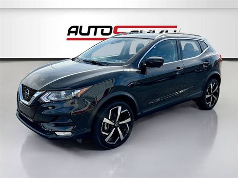 Used 2022 Nissan Rogue Sport SL w/ Premium Package image 3