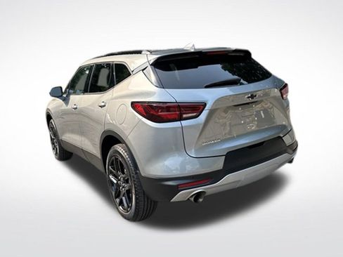 Used 2024 Chevrolet Blazer LT w/ Convenience Package FWD image 3