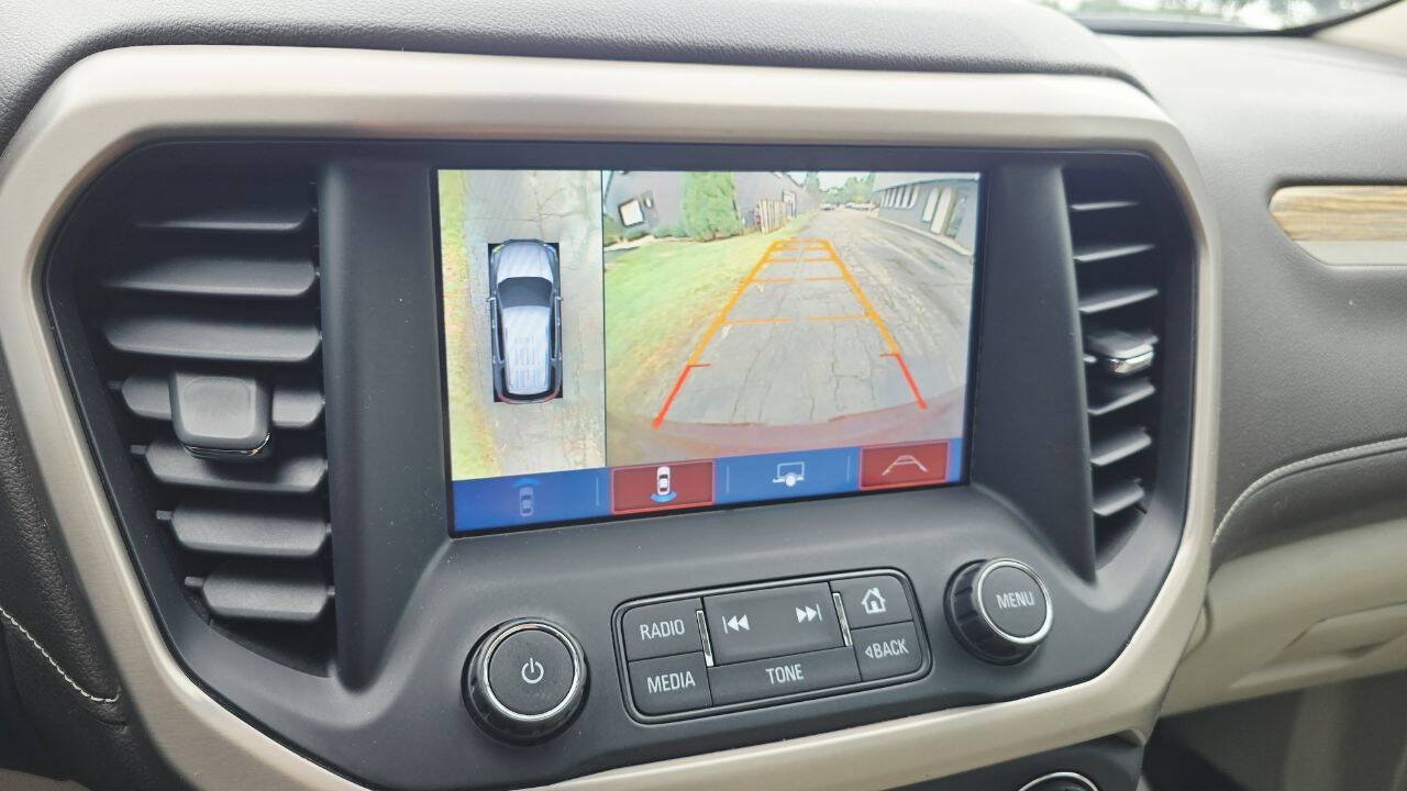 Used 2017 GMC Acadia Denali w/ Technology Package FWD image 21