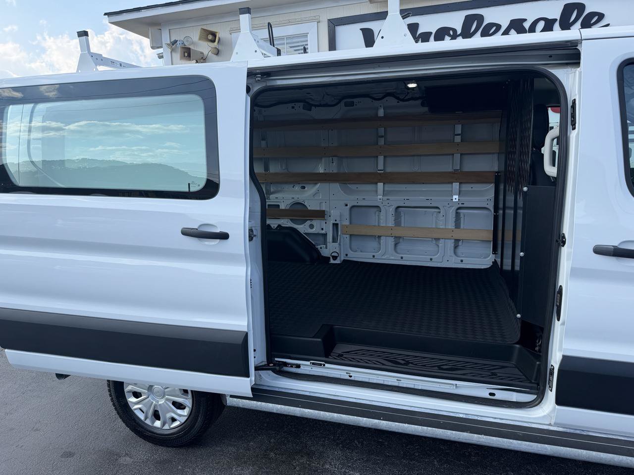 Used 2025 Ford Transit 250 Low Roof w/ Exterior Upgrade Package RWD image 23