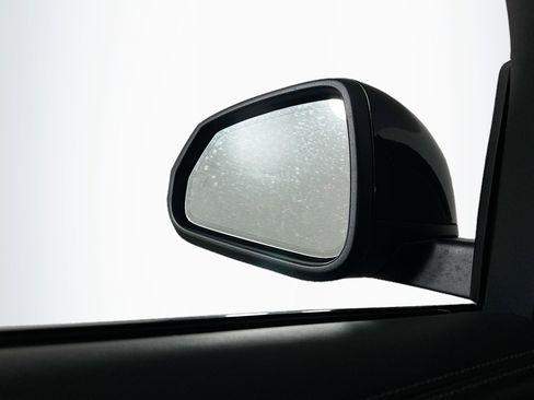 Used 2025 BMW X2 xDrive28i image 16