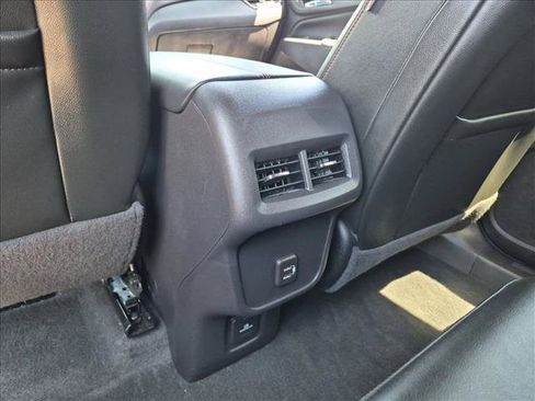 Used 2024 Chevrolet Equinox RS FWD image 25